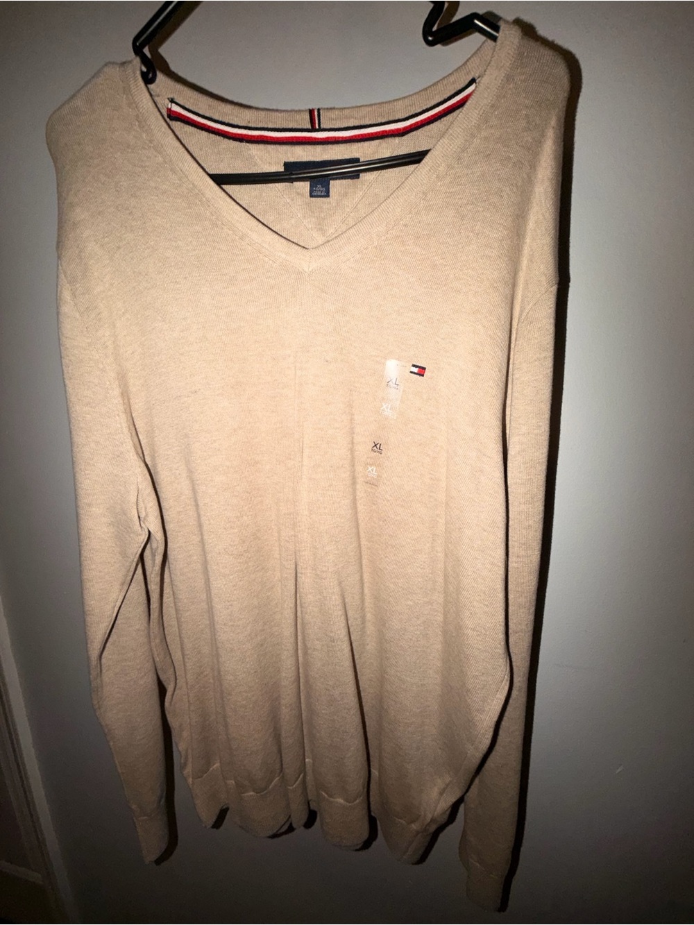 Tommy Hilfiger Men's V-Neck Sweater in Beige with Tricolor Collar Detail